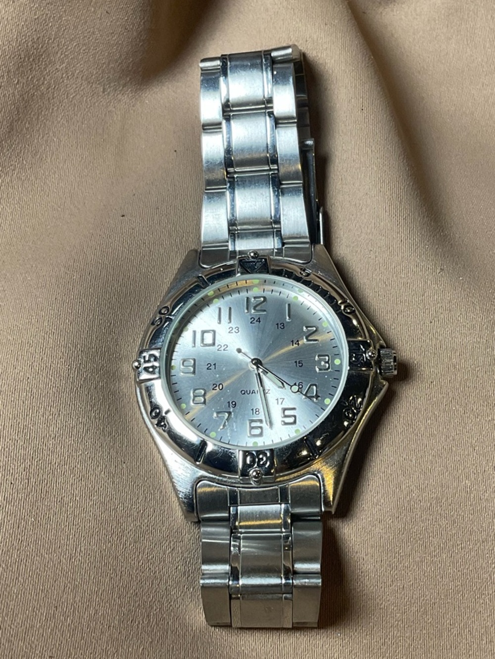 Advance Stainless Steel Quartz Watch Silver Tone Bracelet Date Dial Japan Moveme